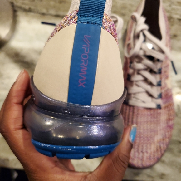 **SOLD**Vapormax flyknit - Picture 7 of 9